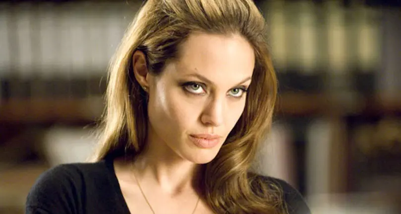 Angelina Jolie revient sur sa relation avec Weinstein, qu’elle accuse d’agression sexuelle