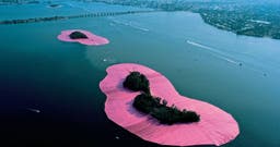 <p>© Jeanne-Claude et Christo/Photo : Wolfgang Volz/Christo and Jeanne-Claude Foundation</p>
