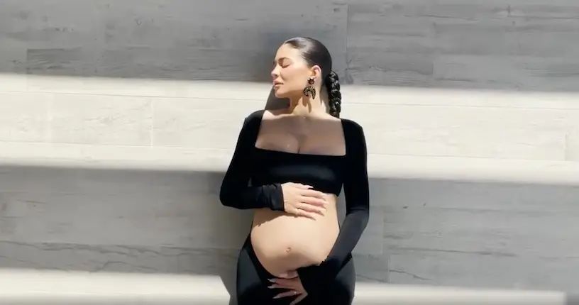 Kylie Jenner casse Instagram en révélant sa grossesse dans une vidéo touchante