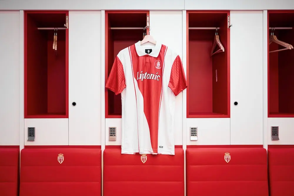 Pour les nostalgiques, l’AS Monaco réédite son maillot légendaire de la saison 1996-1997