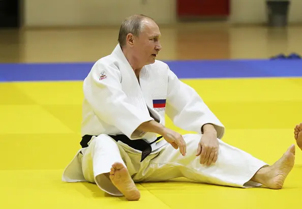 Guerre en Ukraine : la Fédération internationale de judo “suspend” le statut de président honoraire de Vladimir Poutine