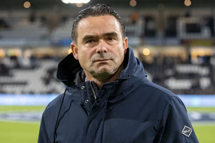 Ajax Amsterdam : Marc Overmars démissionne après avoir envoyé des messages “inacceptables” à certaines collègues