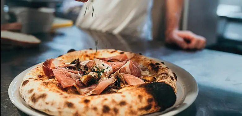 Mais pourquoi des chercheurs italiens ont-ils inventé une pâte à pizza sans levure ?