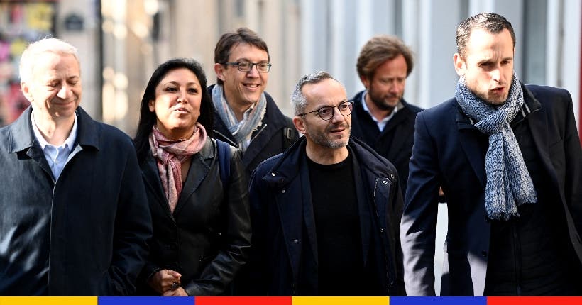 <p>Laurent Baumel, Corinne Narassiguin, Christophe Clergeau, Sébastien Vincini, Boris Vallaud et Pierre Jouvet arrivent au siège de LFI à Paris, le 27 avril 2022. © Christophe ARCHAMBAULT / AFP</p>
