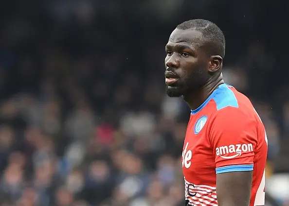 En Italie, le défenseur de Naples, Kalidou Koulibaly, a de nouveau été visé par des insultes racistes