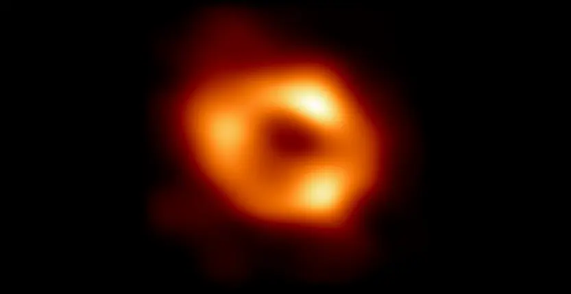 Voici la première photo du trou noir supermassif au cœur de notre galaxie