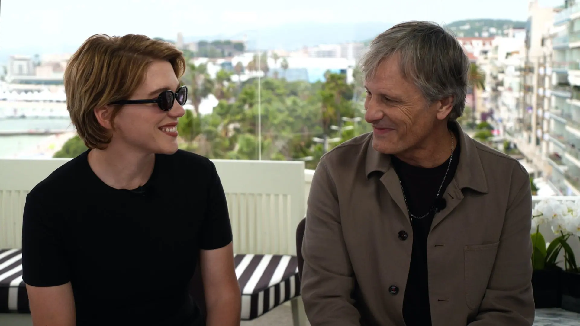 Vidéo : L’interview du turfu de Léa Seydoux et Viggo Mortensen