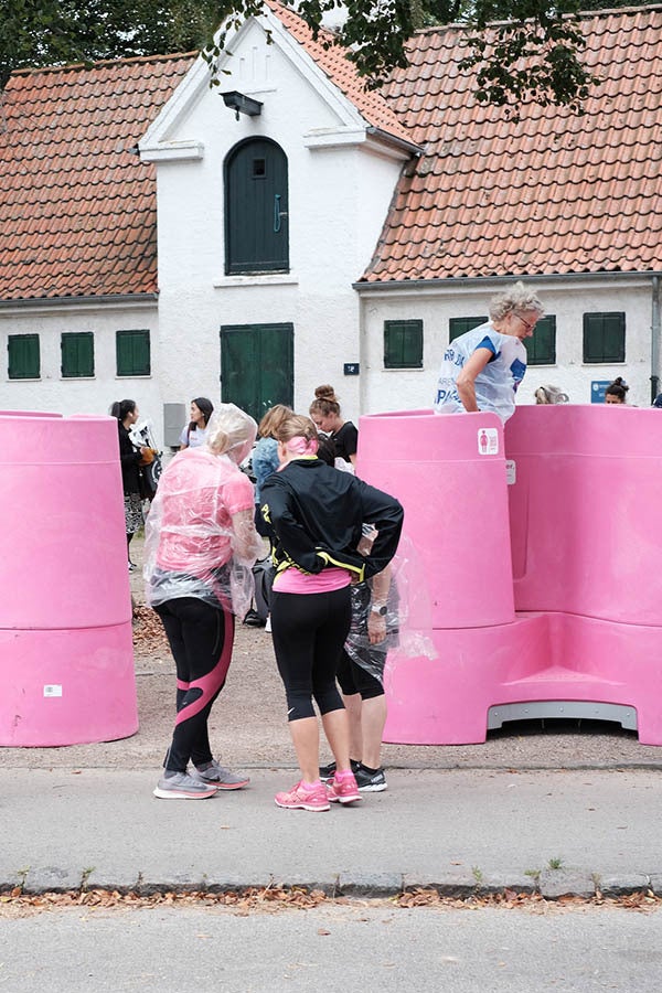 Des urinoirs de plein air pour les femmes pensés et fabriqués au Danemark