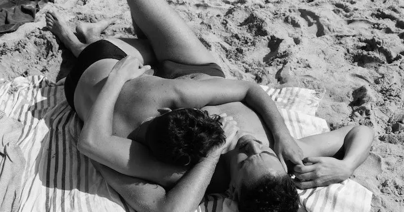L’amour à la plage célébré dans les photos chaudes et tendres d’Erica Reade