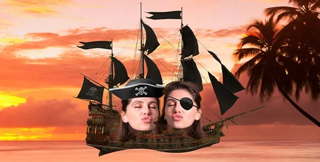 Ces deux femmes sont tombées amoureuses sur un bateau pirate