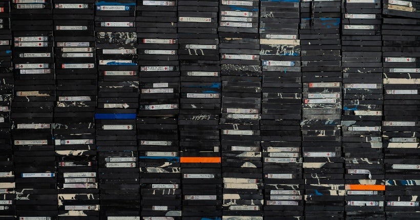 Après les vinyles et les Polaroid, la cassette vidéo est le nouvel objet de collection en vogue