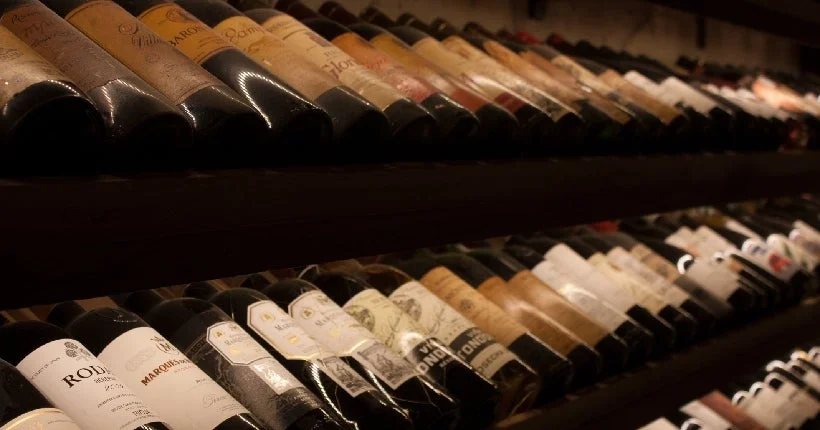 L’histoire du réseau de bandits qui produisaient des contrefaçons de vin de Bordeaux