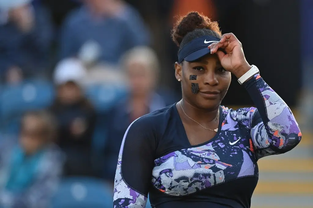 Serena Williams pose en une de Vogue et tease sa retraite