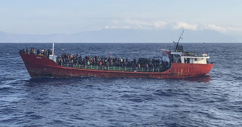 Un bateau de migrants fait naufrage en Grèce, jusqu’à 50 portés disparus