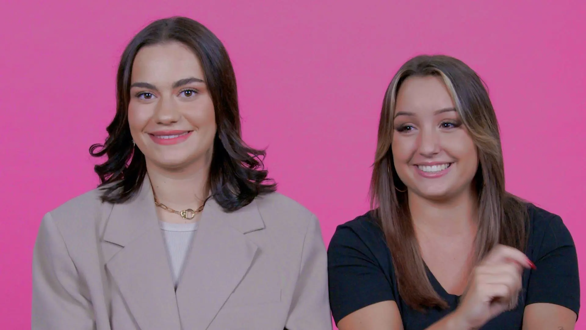 Vidéo : “J’ai déjà” avec Léane Martz et Rose Lucyy