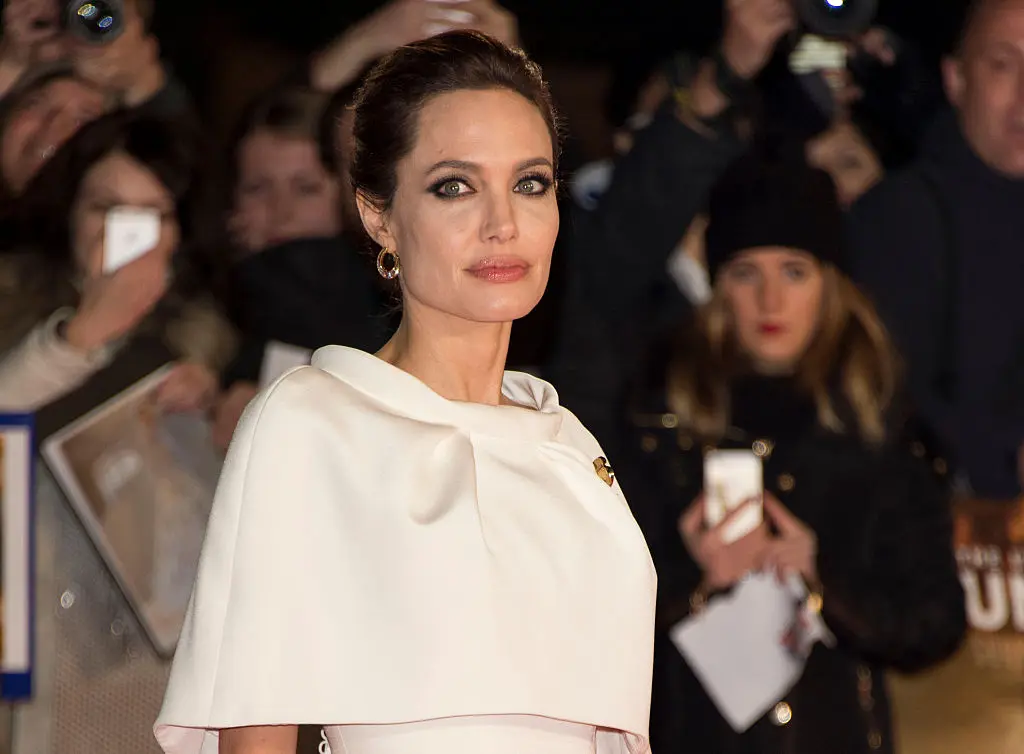 Angelina Jolie accuse Brad Pitt d’avoir été violent envers elle et leurs enfants lors d’une dispute
