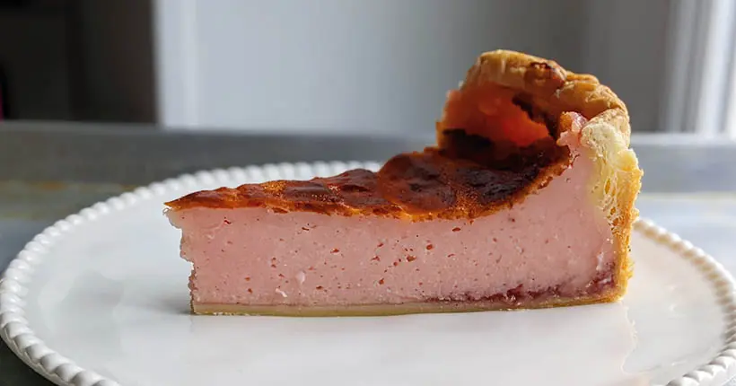 On a préparé un flan aux pralines roses parce qu’on a la flemme de faire la queue chez Gramme