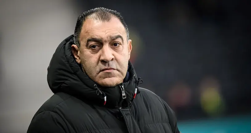 “On a tous déjà touché des filles” : Abdel Bouhazama démissionne de son poste d’entraîneur d’Angers après avoir soutenu un de ses joueurs poursuivi pour agression sexuelle