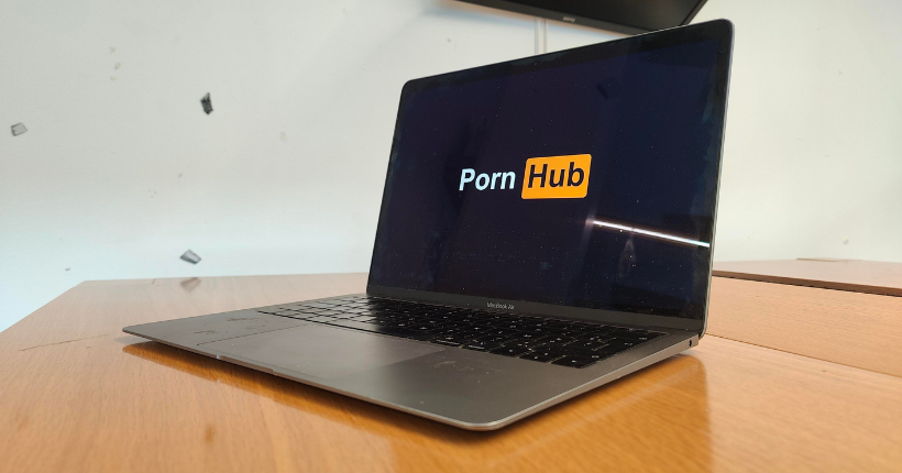 L’UE impose de nouvelles règles à Pornhub, Stripchat et XVideos