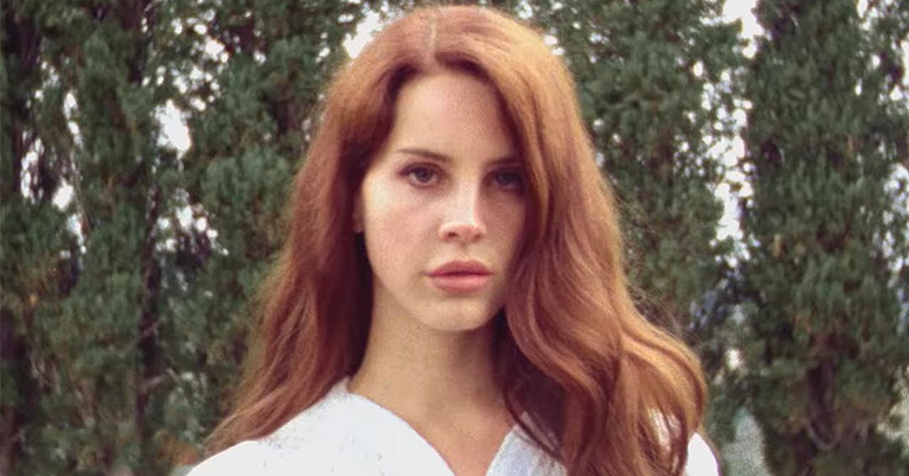 MAIS OUI : Lana Del Rey qualifiée de “meilleure autrice-compositrice du siècle” par Rolling Stone