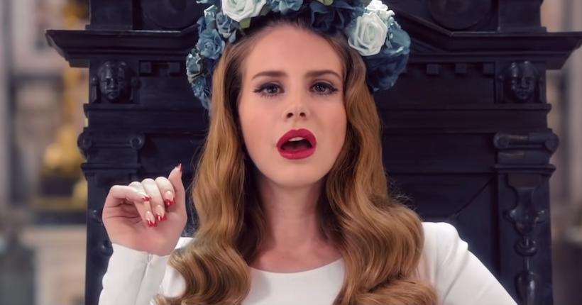 Super Bowl : cette vidéo de Lana Del Rey qui se fait écrabouiller à côté d’Ice Spice et Taylor Swift va faire votre journée