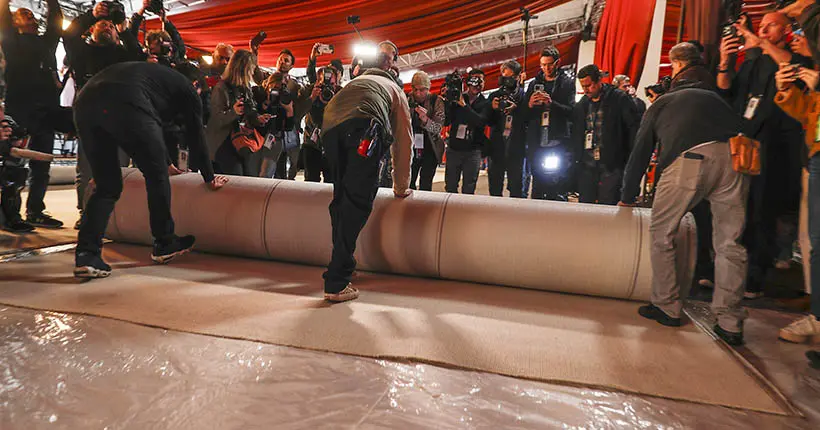 Mais pourquoi le red carpet des Oscars n’était-il pas rouge cette année ?