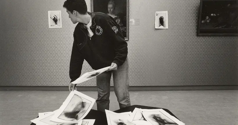 Quand l’artiste Zoe Leonard placardait des photos des vulves de ses amantes dans un musée