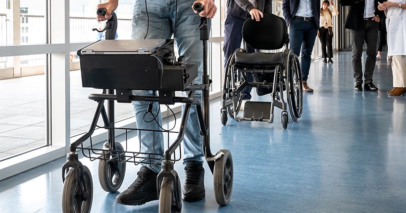 Le futur, c’est maintenant : ce paraplégique remarche en contrôlant ses jambes par la pensée