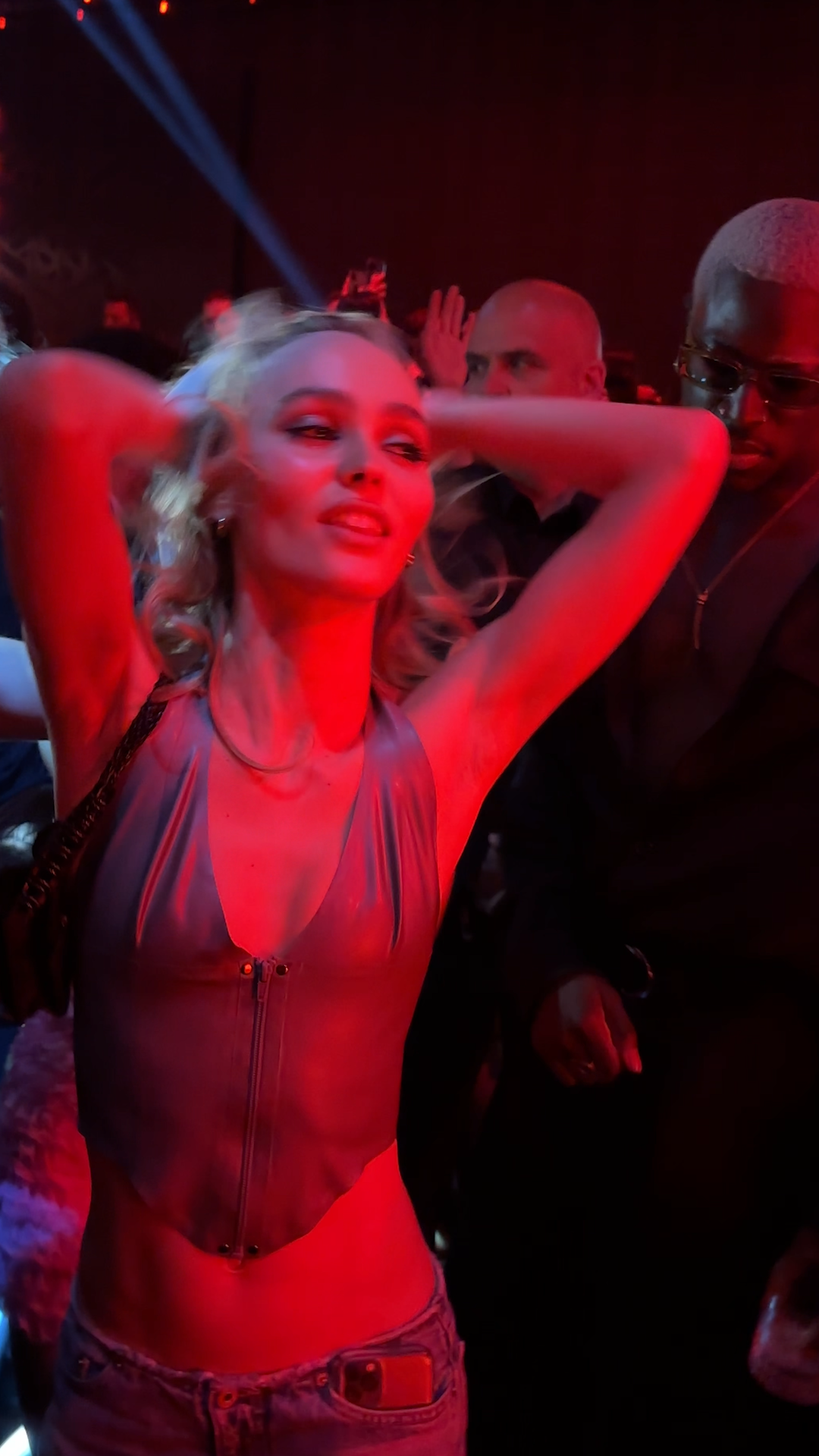 Lily-Rose Depp et The Weeknd s’enjaillent à l’afterparty de The Idol à Cannes