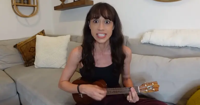Lunaire : une youtubeuse américaine publie une chanson pour répondre à des accusations de pédopiégeage