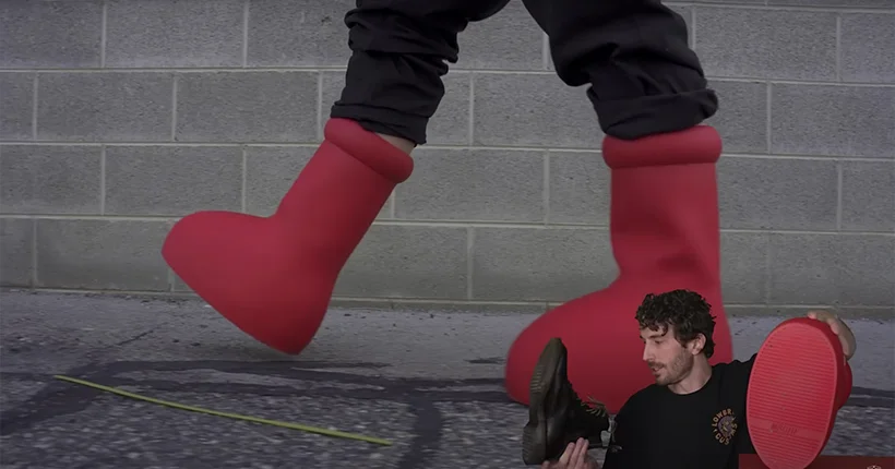 Ce youtubeur découpe les Big Red Boots MSCHF (et c’est extrêmement satisfaisant)