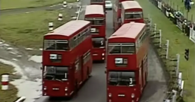 Mieux qu’un Grand Prix de Formule 1 : une course de bus londoniens à étages