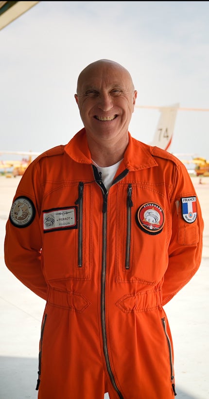 Pilote de Dash : il raconte comment il lutte contre les feux de forêt à bord d’un avion