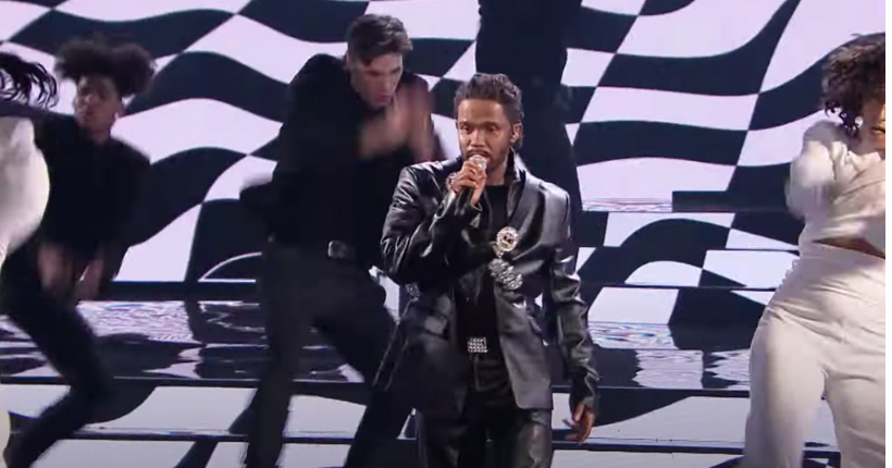 En Pologne, un chanteur utilise (encore) le blackface à la télé pour interpréter “HUMBLE.” de Kendrick Lamar