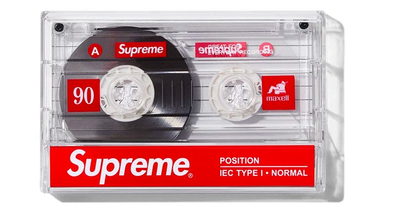 Supreme célèbre (aussi) la cassette audio, donc on vous dit tout sur le  retour de cet objet iconique de la pop culture