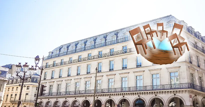 Un énorme et insolite “nid de chaises” a envahi la façade de cet immeuble parisien