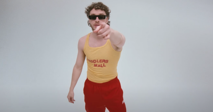 Les New Balance de Jack Harlow, la robe rouge de Kendall Jenner, un sac pigeon et des Ganni sexy : les coups de cœur de la semaine de la rédaction