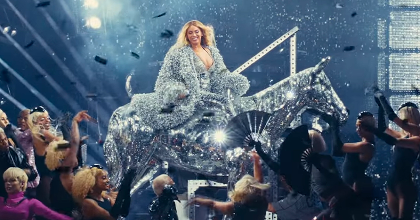 La bande-annonce officielle du film de Beyoncé va vous donner envie de l’appeler “maman”