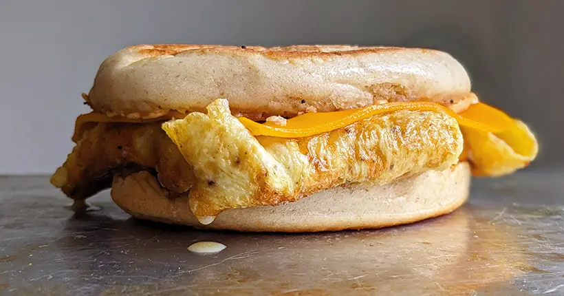 On a (encore) un nouveau breakfast sandwich préféré