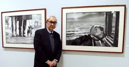 Maître du noir et blanc, le photographe Elliott Erwitt est décédé à l’âge de 95 ans