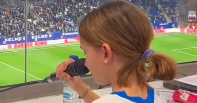 Remplacer le speaker : on a tous déjà rêvé de faire ça dans un stade, elle l’a fait