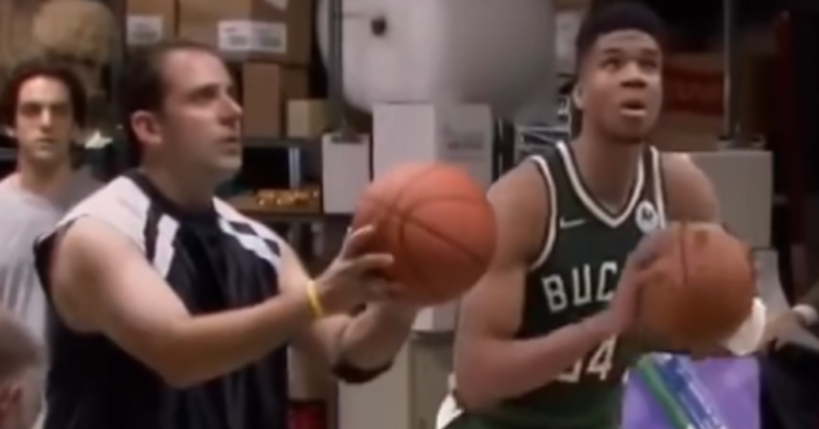 Giannis Antetokounmpo met autant de temps à tirer ses lancers francs que… Michael Scott de The Office