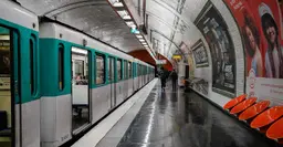 Déjeunez bien le matin car les métros parisiens ne s’arrêteront plus si vous faites un malaise voyageur