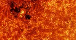 Vous avez vu cette photo du Soleil faite à partir de… 100 000 images ?