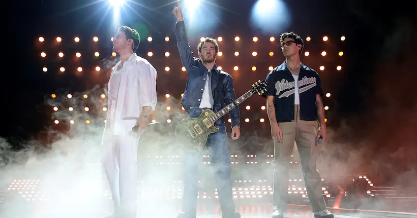 Oups : les Jonas Brothers décalent leur tournée en Europe car ils ont “des projets excitants”, les fans sont po contents