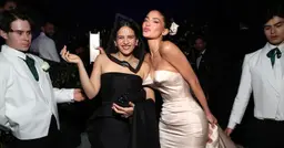 La robe de Kylie Jenner au Met Gala n’est peut-être pas dans le thème mais elle m’a rappelé pourquoi j’aime autant Oscar de la Renta
