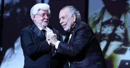 Cannes : George Lucas reçoit une Palme d’or d’honneur des mains de Francis Ford Coppola