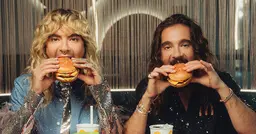 Kamoulox : Bill et Tom de Tokio Hotel lancent leur menu végétarien chez McDonald’s