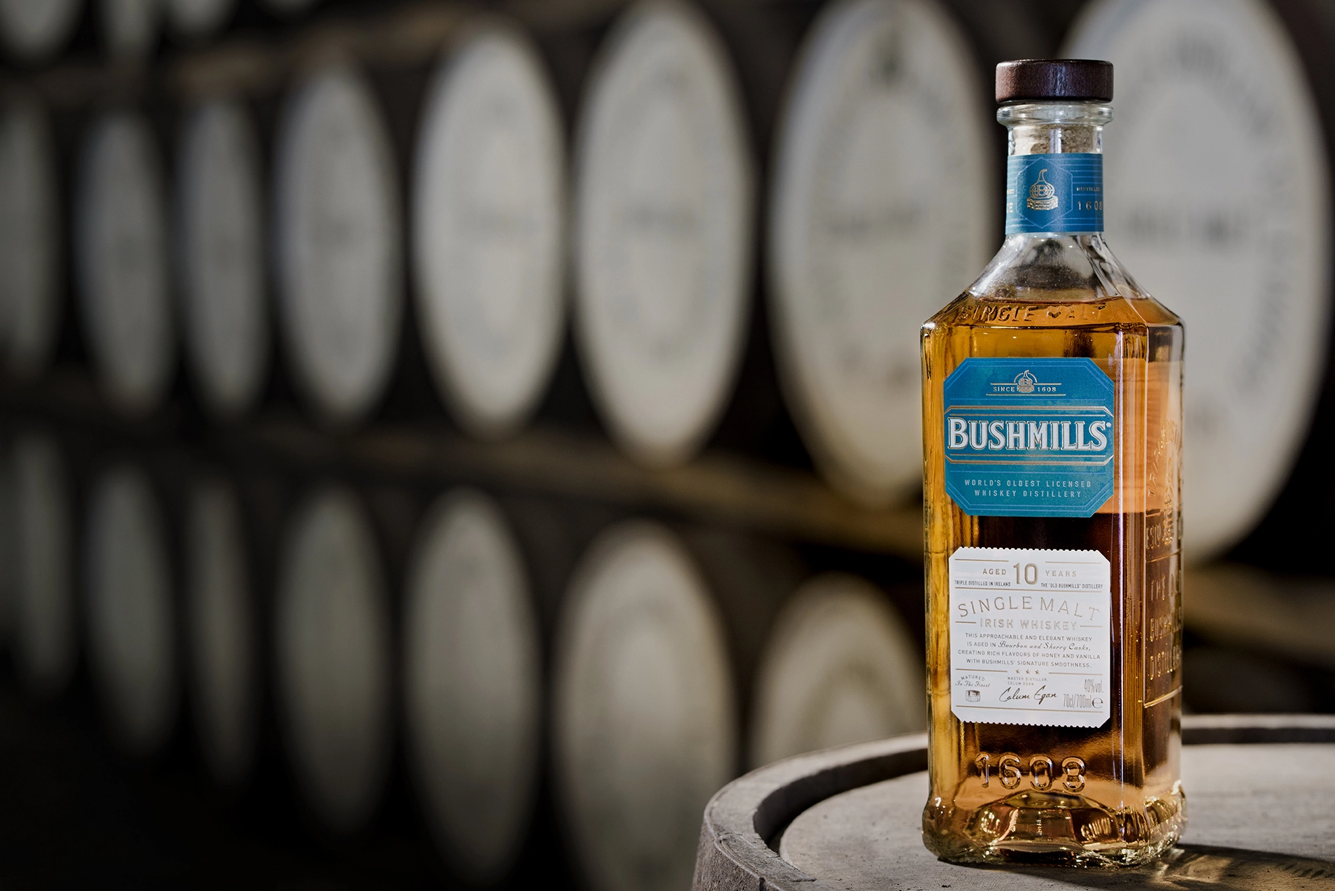Ça part : on t’emmène en Irlande du nord, à la découverte de la plus ancienne distillerie de whiskey sous licence au monde : Bushmills