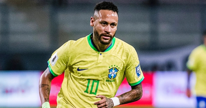 Quand Neymar achète des maillots du Brésil à des vendeurs à la sauvette
